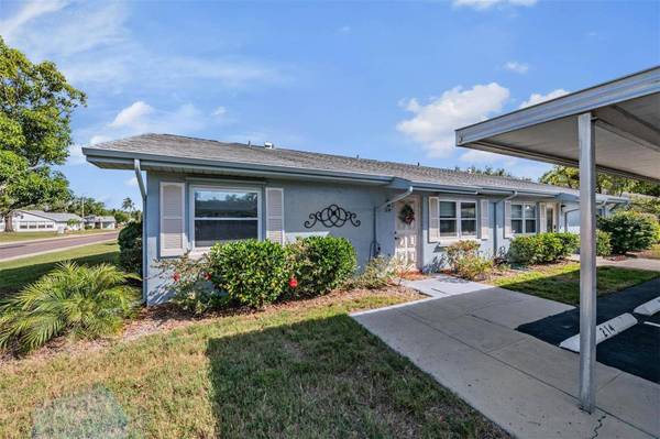 214 GLOUCESTER BLVD, Sun City Center, FL 33573