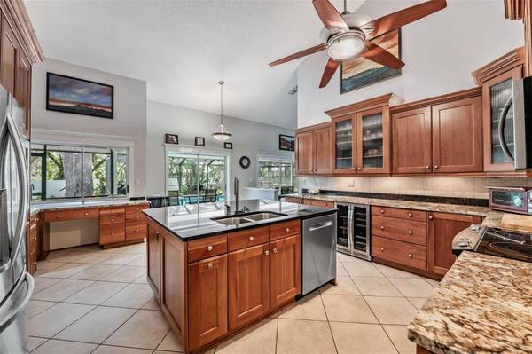 2542 MASON OAKS DR, Valrico, FL 33596