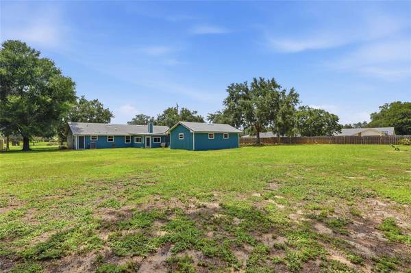 6028 YARBOROUGH LN, Lakeland, FL 33812