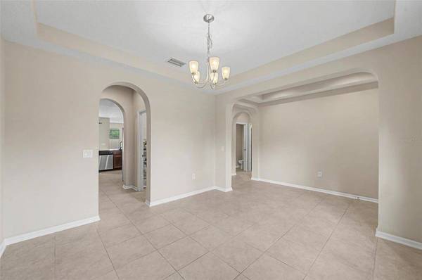 440 WESTCHESTER HILLS LN, Valrico, FL 33594