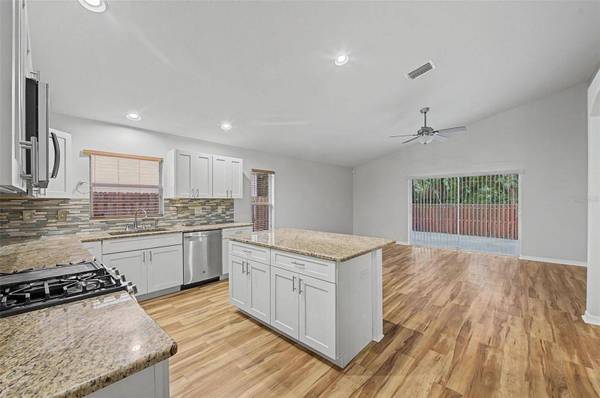 6222 CRICKETHOLLOW DR, Riverview, FL 33578