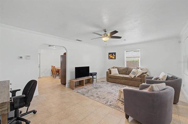 1106 W HIAWATHA ST, Tampa, FL 33604