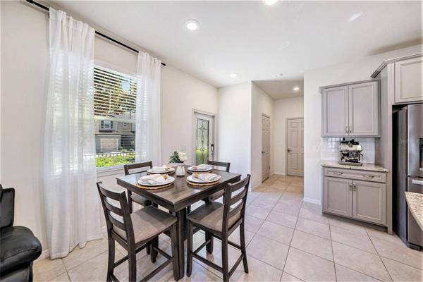 5005 BLUE LATAN LN, Tampa, FL 33610