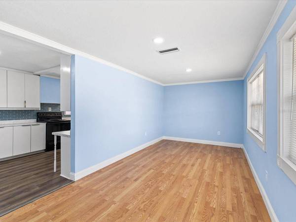 10703 WILLIAMS RD, Thonotosassa, FL 33592