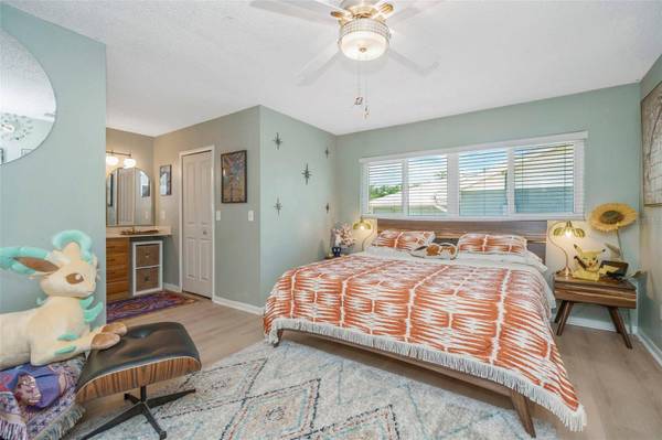 302 LIMONA RD, Brandon, FL 33510