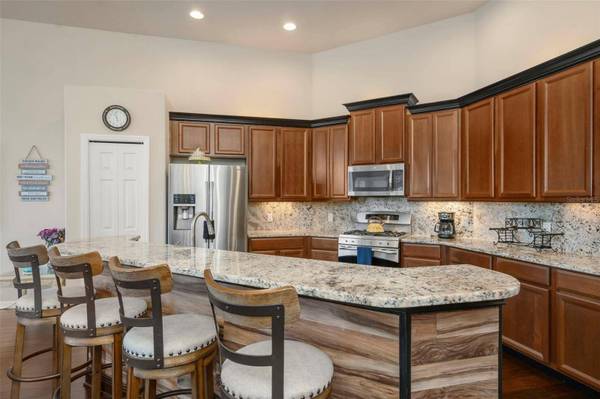 2307 SILVER TRUMPET CT, Valrico, FL 33594