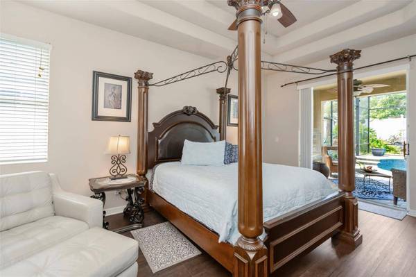 2307 SILVER TRUMPET CT, Valrico, FL 33594