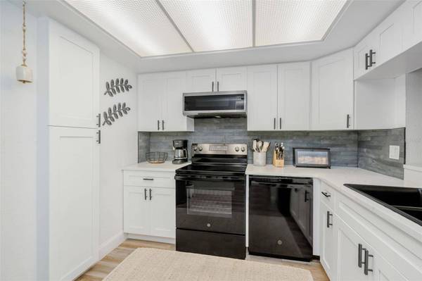 2614 COVE CAY DR #102, Clearwater, FL 33760