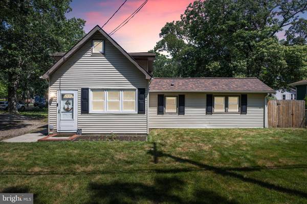 1402 E LAKESHORE DR, Browns Mills, NJ 08015