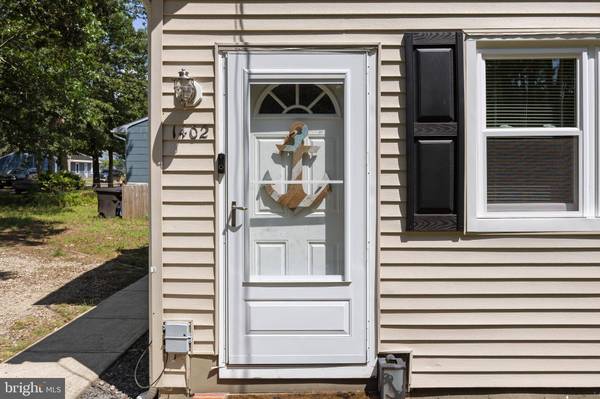 1402 E LAKESHORE DR, Browns Mills, NJ 08015