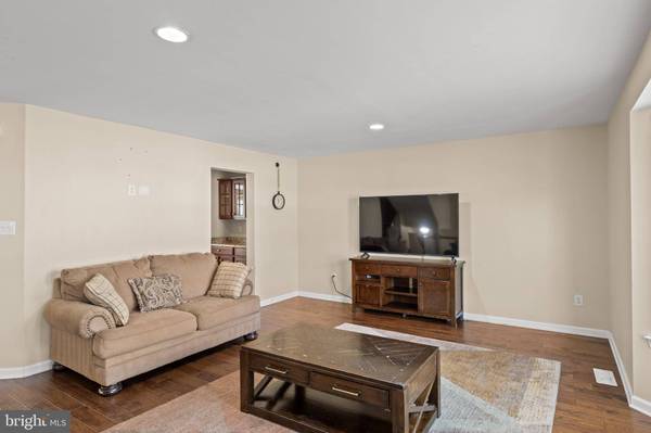 1511 JASON DR, Cinnaminson, NJ 08077