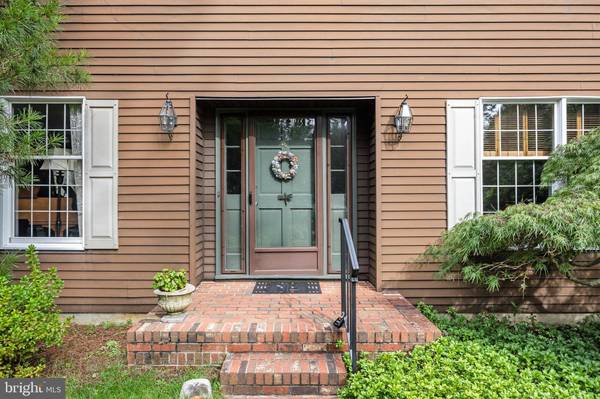 4 SHERWOOD DR, Medford, NJ 08055