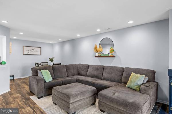 2901 YARMOUTH LN, Mount Laurel, NJ 08054