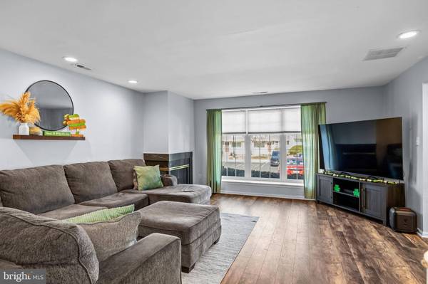 2901 YARMOUTH LN, Mount Laurel, NJ 08054