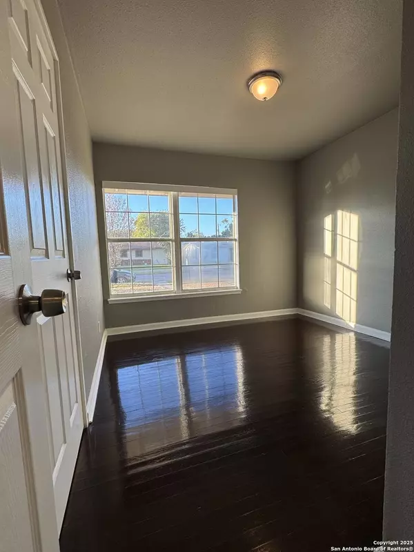 219 Vestal Pl, San Antonio, TX 78221