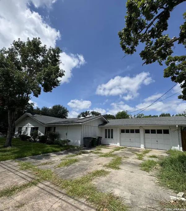 2406 BON AIRE AVE, Victoria, TX 77901