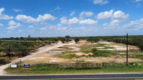 19455 LUCKEY RD, Atascosa, TX 78002