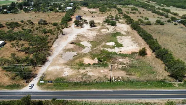 19455 LUCKEY RD, Atascosa, TX 78002
