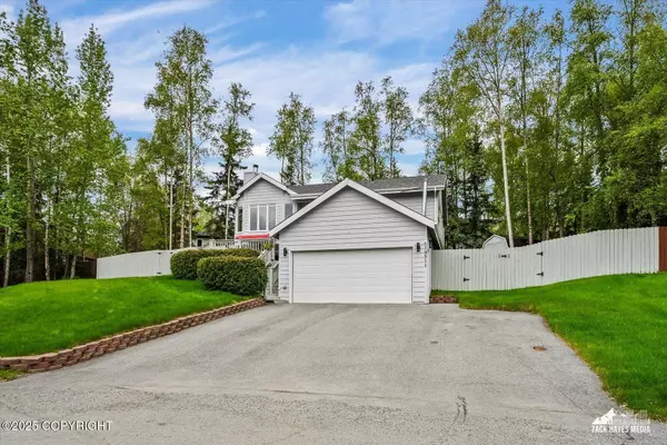 19511 Marble CIR, Eagle River, AK 99577