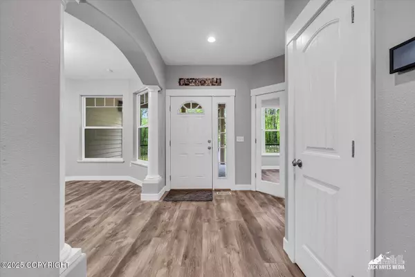 5898 E Pamela DR, Wasilla, AK 99654