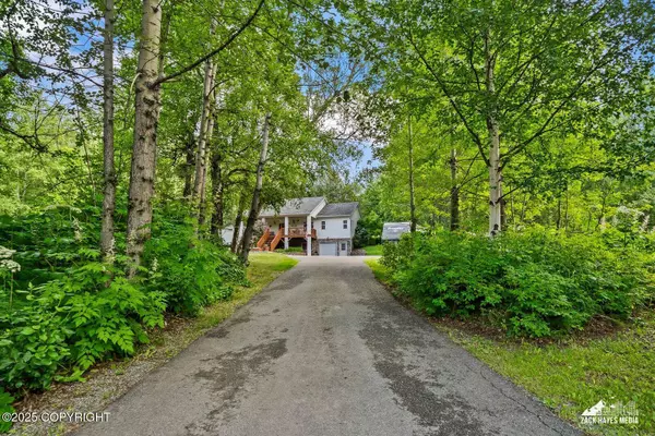 1745 E Lazy LN, Palmer, AK 99645