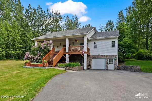 1745 E Lazy LN, Palmer, AK 99645