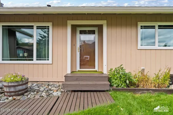 3310 Shamrock ST, Anchorage, AK 99504