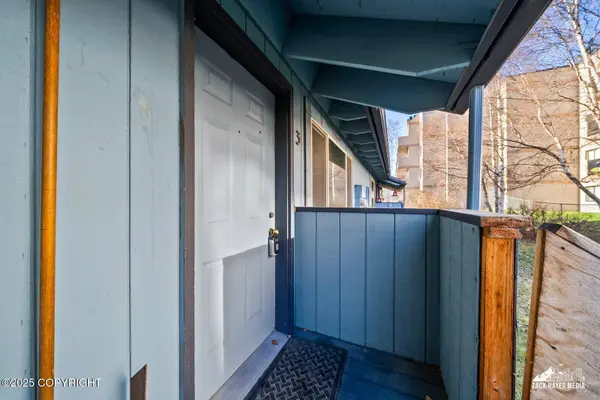 1421 E 17th AVE 3, Anchorage, AK 99501