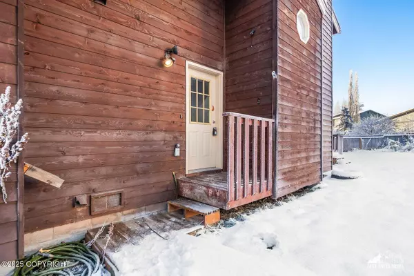 510 Glacier Bay CIR, Anchorage, AK 99508