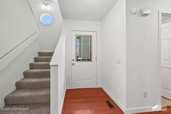 510 Glacier Bay CIR, Anchorage, AK 99508