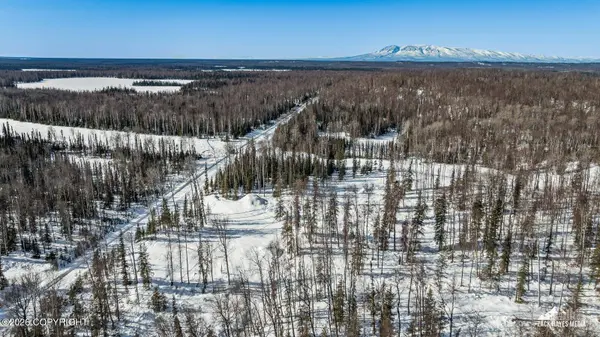 25275 W Susitna Pkwy, Big Lake, AK 99652