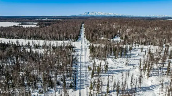 25275 W Susitna Pkwy, Big Lake, AK 99652