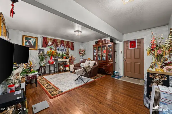 4152 S Oscar Anderson RD, Big Lake, AK 99652