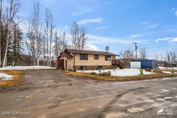 4152 S Oscar Anderson RD, Big Lake, AK 99652