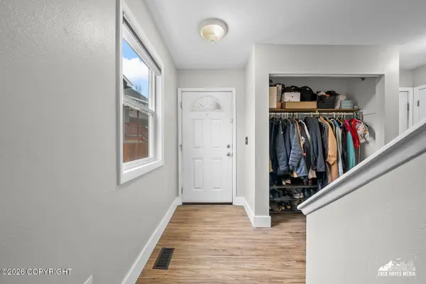 8819 Boom CIR, Anchorage, AK 99502