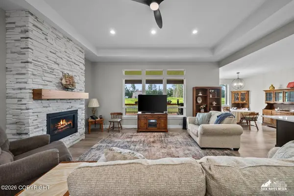 11810 E Apple CIR, Palmer, AK 99645