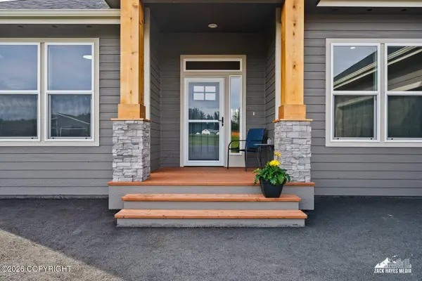 11810 E Apple CIR, Palmer, AK 99645