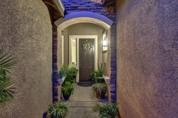 488 Lone Spur DR, Folsom, CA 95630
