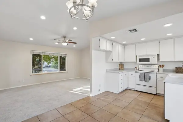 7468 Saint Tropez WAY, Sacramento, CA 95842