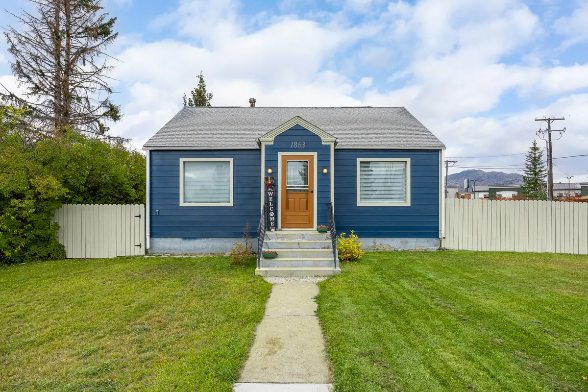 1863 Dewey Blvd, Butte, MT 59701-3721