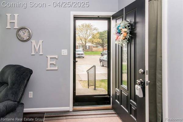 17285 RUDGATE Street, Southgate, MI 48195