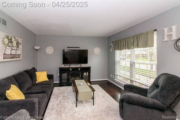 17285 RUDGATE Street, Southgate, MI 48195