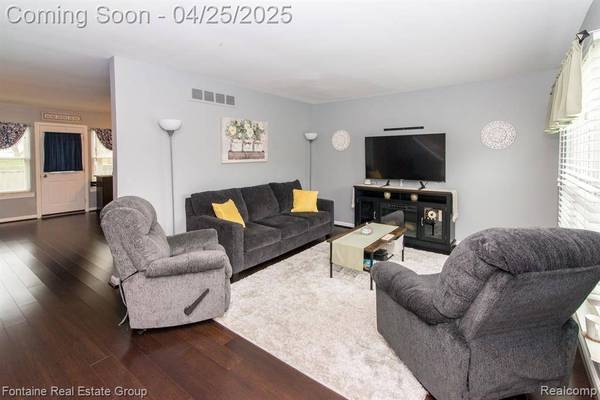 17285 RUDGATE Street, Southgate, MI 48195