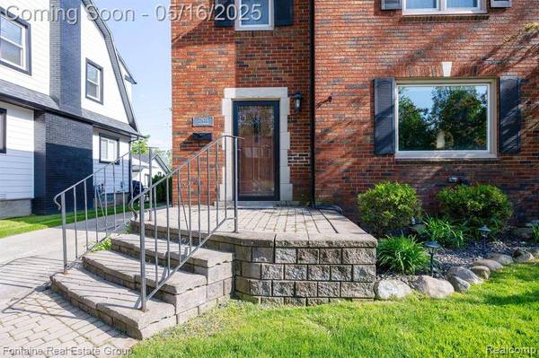 22635 ALEXANDRINE Street, Dearborn, MI 48124