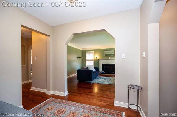 22635 ALEXANDRINE Street, Dearborn, MI 48124