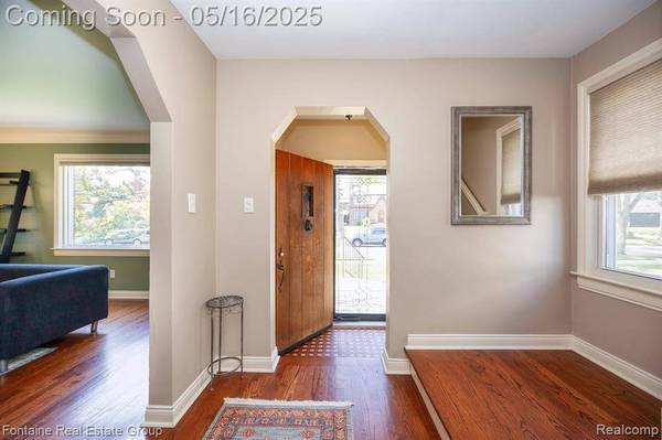 22635 ALEXANDRINE Street, Dearborn, MI 48124