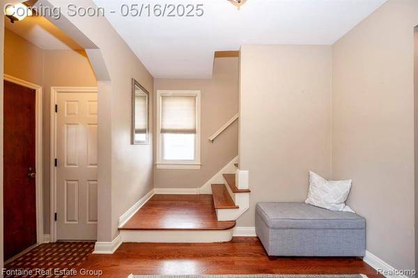 22635 ALEXANDRINE Street, Dearborn, MI 48124