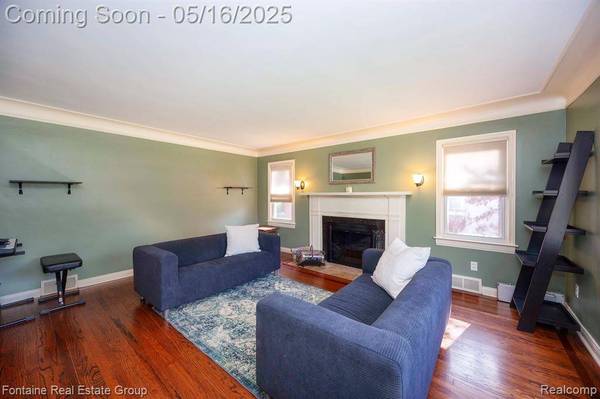 22635 ALEXANDRINE Street, Dearborn, MI 48124