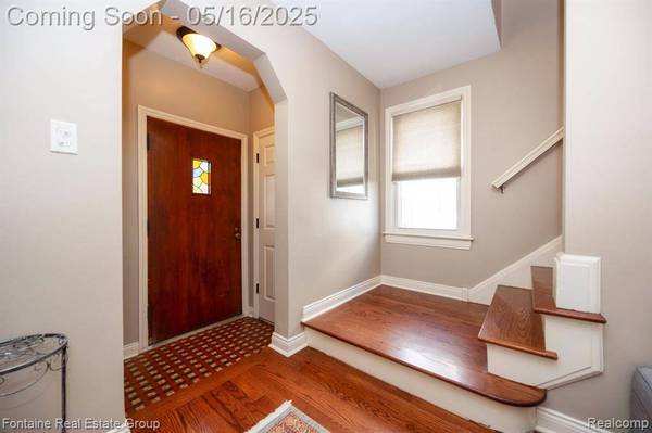 22635 ALEXANDRINE Street, Dearborn, MI 48124