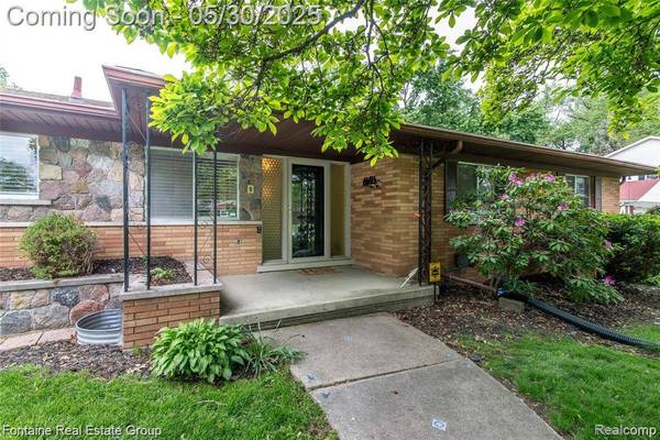 13971 HILLCREST Street, Livonia, MI 48154